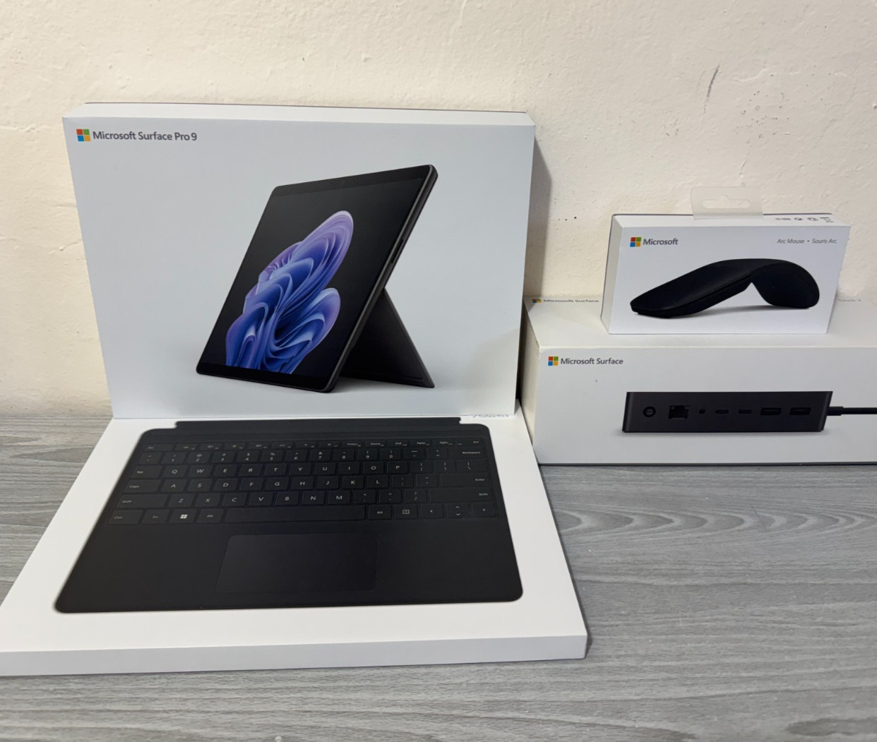 2TB Microsoft Surface Pro 9th 16GB RAM 2TB Intel i5 12th BUNDLE LOT (Read Desc)