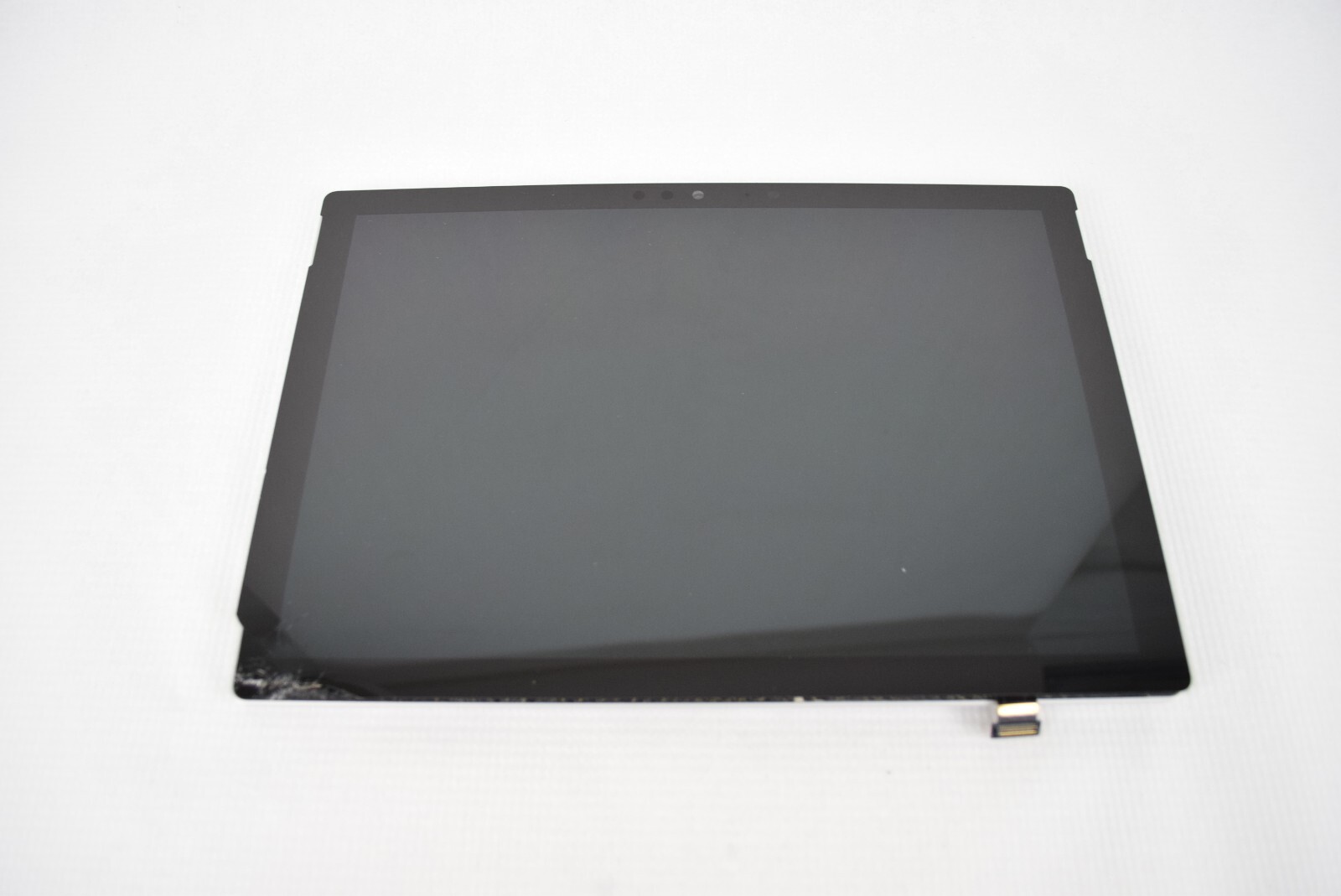 Microsoft 1796 Intel i7-5th 8 GB Ram OS Not Installed 256 GB HDD Cracked