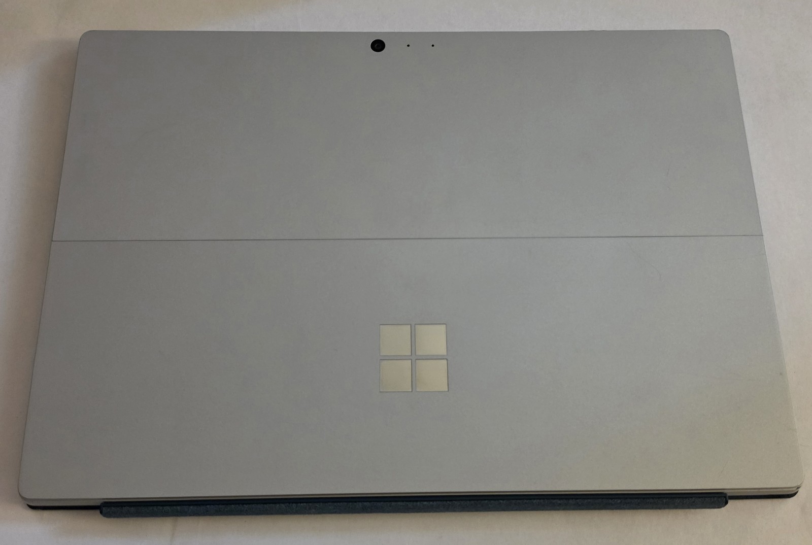 Microsoft Surface Pro 5th Gen 1796, Core i5-7300U, 8GB RAM, 128GB SSD + MS Pen!