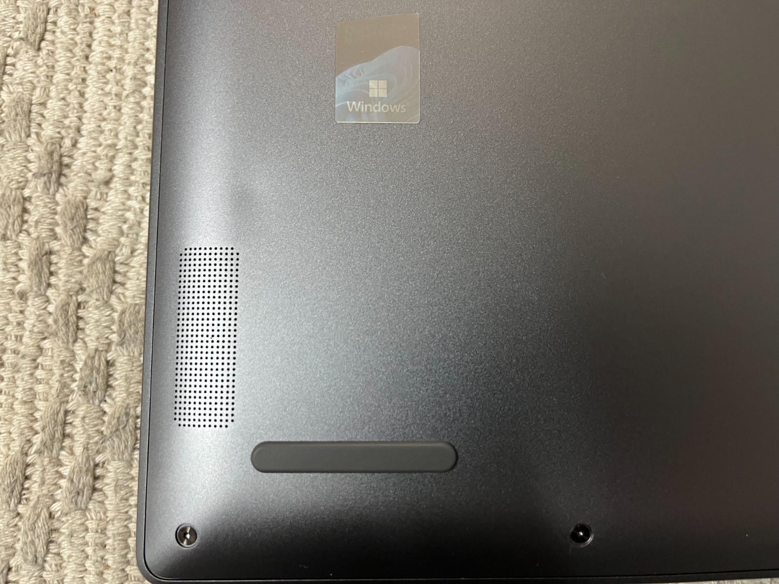 Lenovo Ideapad Slim 7i 14″ OLED Touch Laptop 7-155H 32GB 1TB 83D80003US
