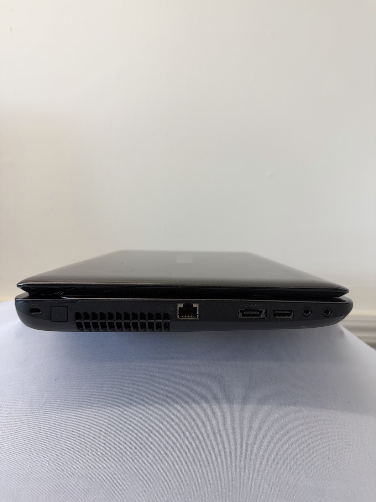 Toshiba Satellite L645D-54056 Laptop – Good Screen – CPU Unknown – Read Des