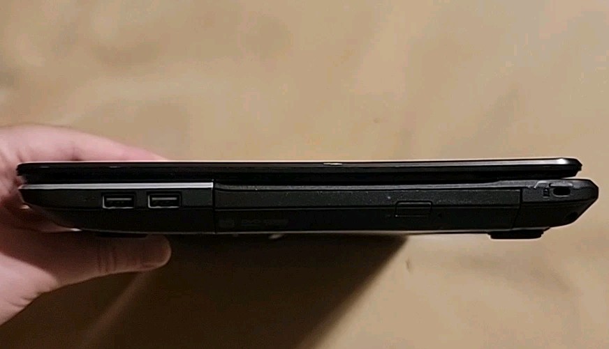Acer Aspire Laptop 15.6″ B960 Processor 4GB/500GB DDR4 Black E1-531-4694