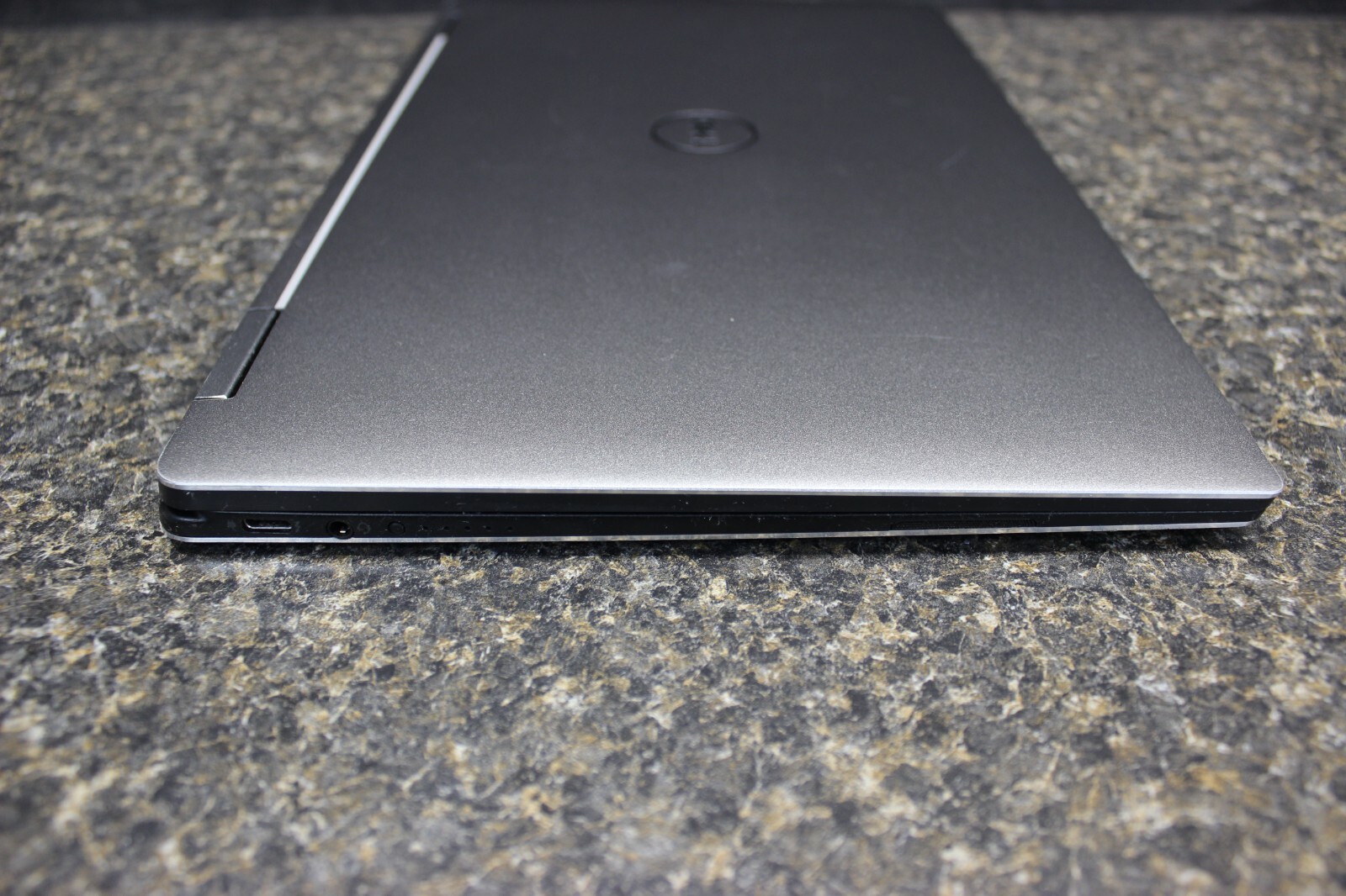 Dell XPS 13 9365 I7-7Y75 256GB NvME 16GB LPDDR4 Win11Pro