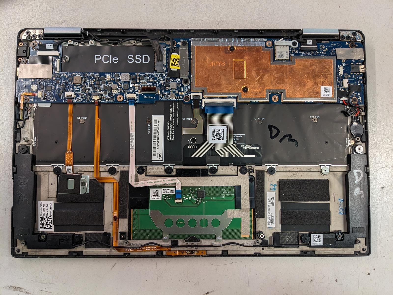 DELL XPS 13 9365 2-IN-1 i7-7Y75 @ 1.3 GHz, 8GB RAM, NO HDD/OS – (FOR PARTS)