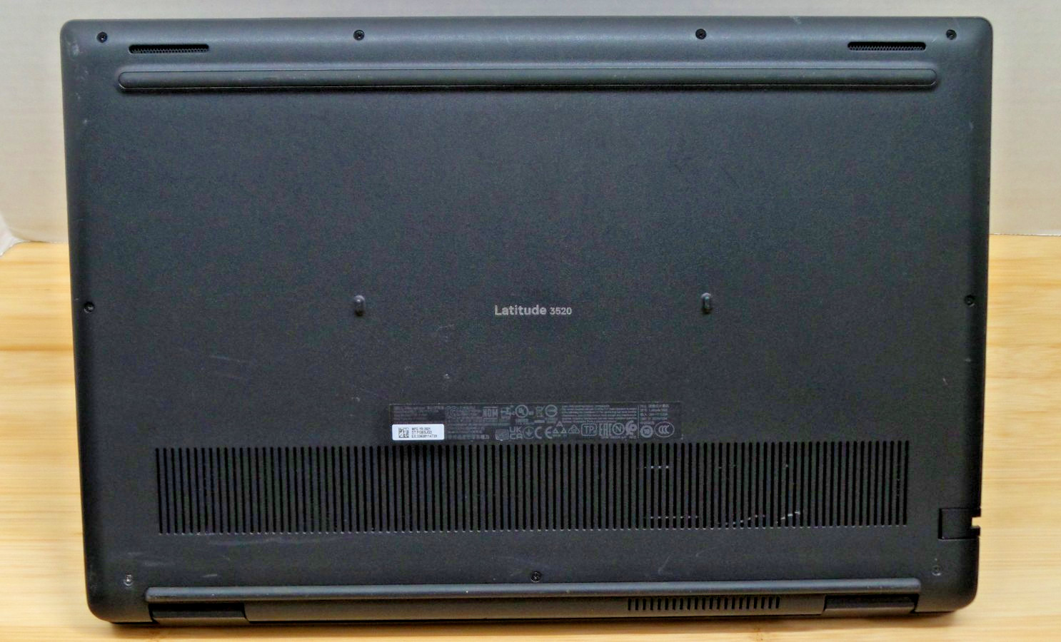 Functional DELL Latitude 3520 Touchscreen | i7-1165G7 | 8 GB RAM | 256 GB SSD
