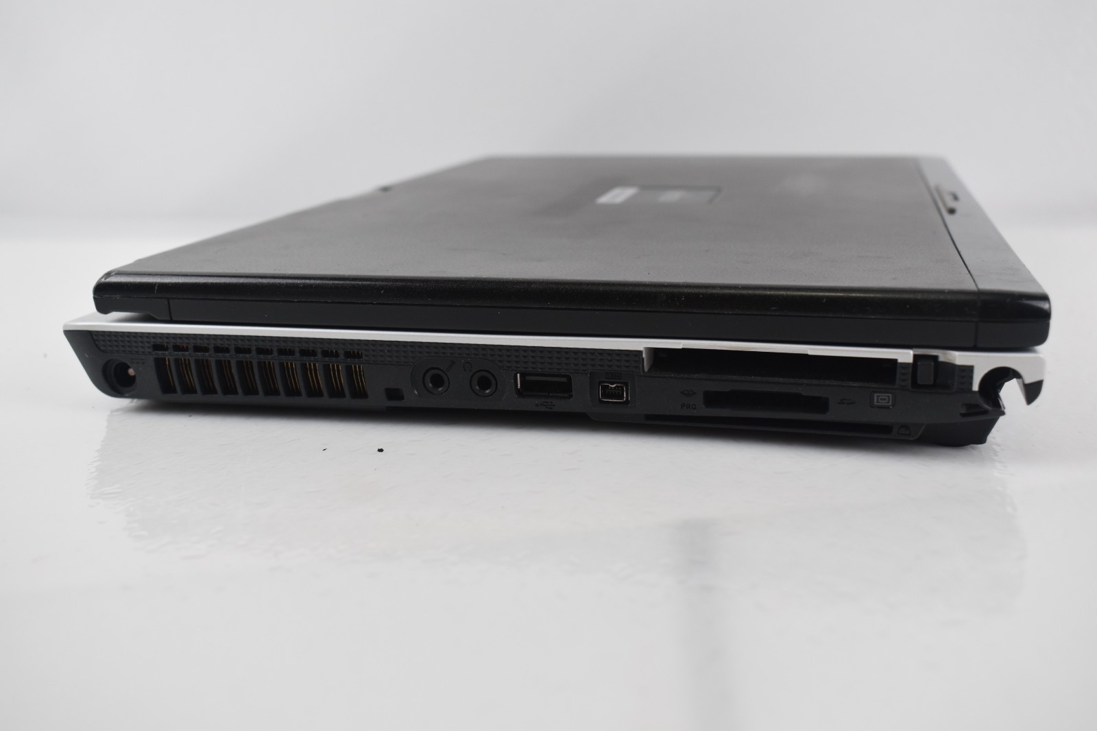 FUJITSU LIFEBOOK T SERIES T900 – BOOTS TO BIOS – INTEL I5 M520 – NO RAM- READ