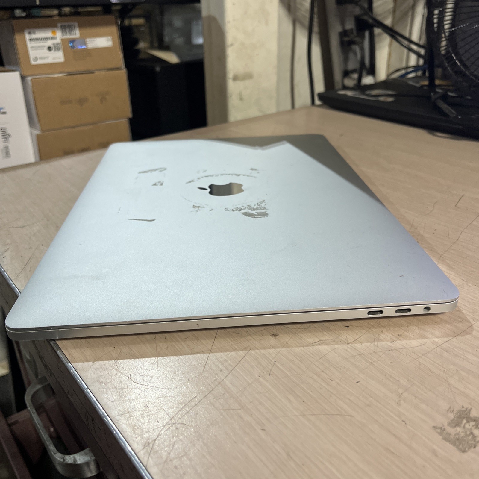 APPLE MACBOOK PRO 15″ TOUCH/MID-2017 CORE I7-7700HQ 2.8GHZ 16GB 256SSD