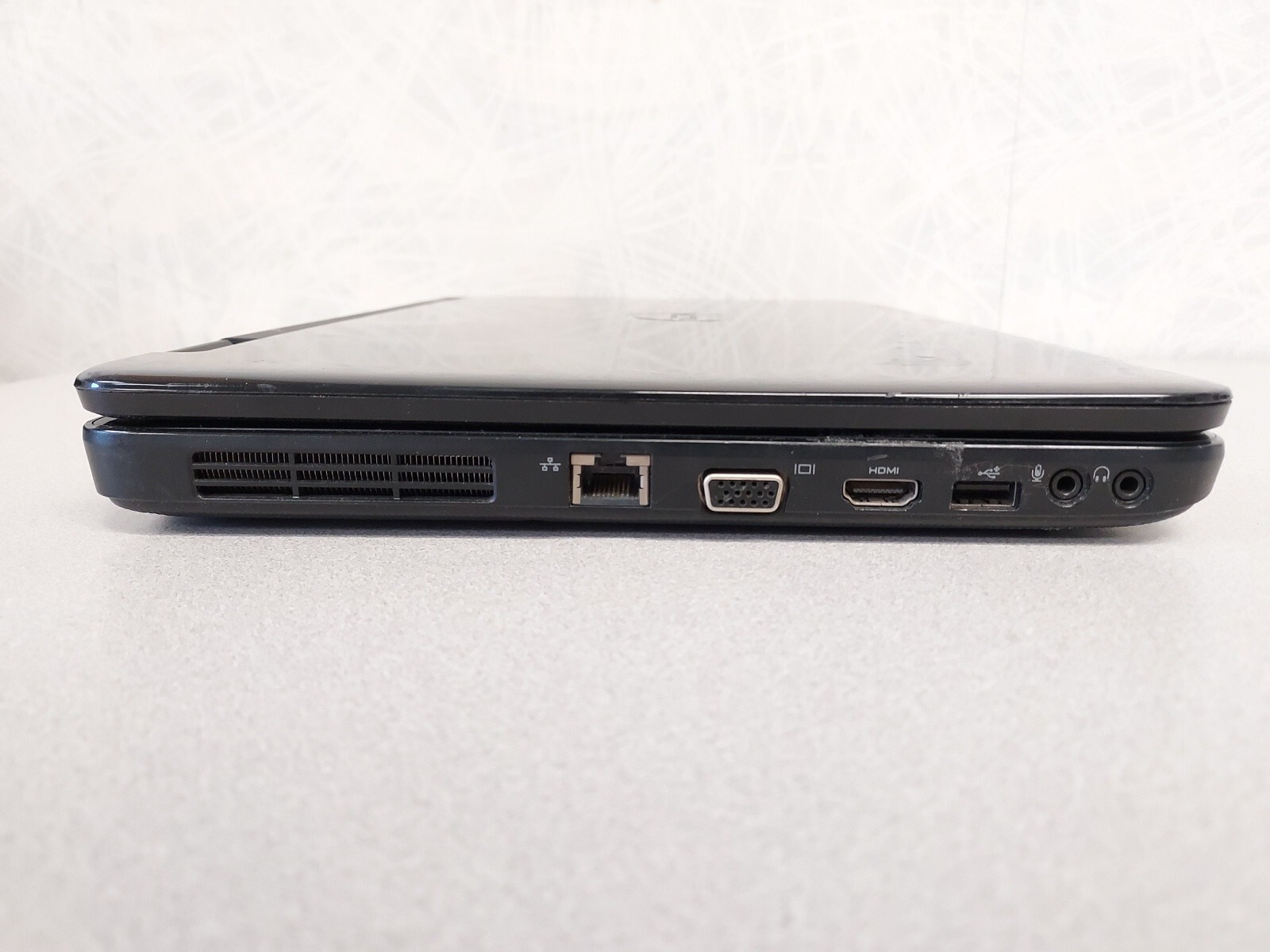 Dell Inspiron N5040 Laptop – i3 1st Gen – UNKOWN RAM – NO HDD/BATT – READ