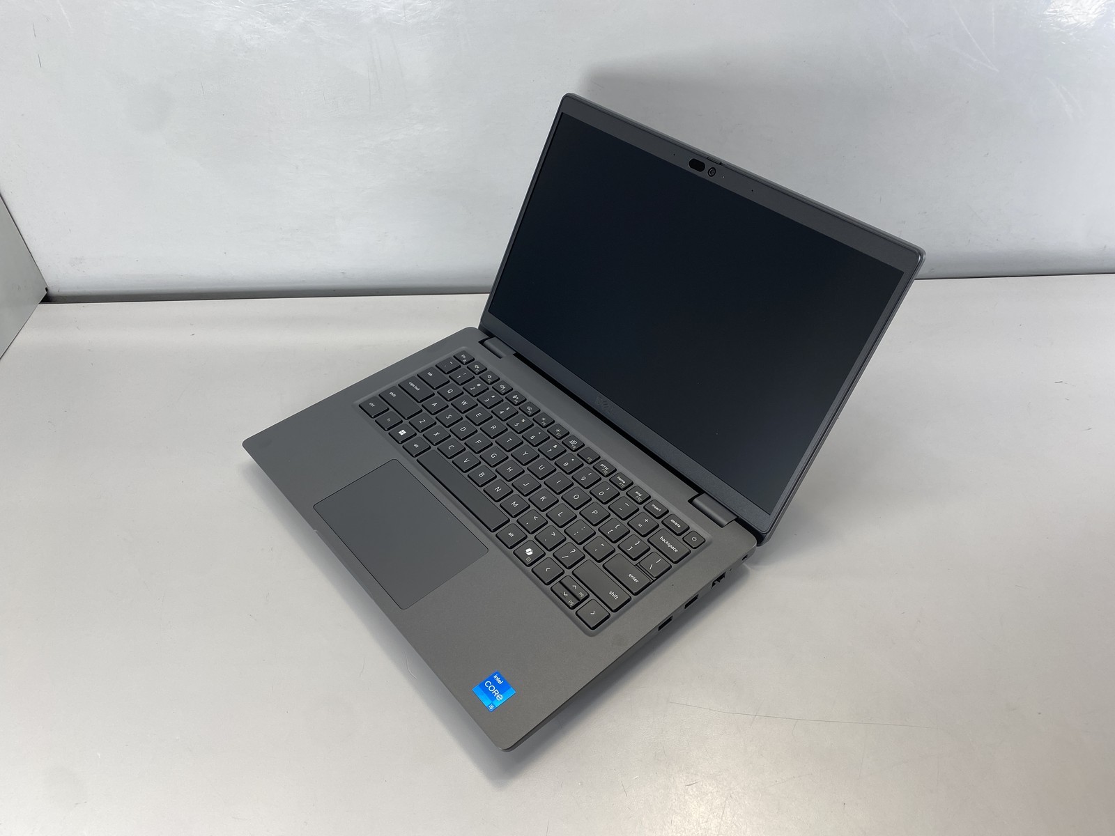 Dell Laptop Latitude 3450 14″ Intel Core i5-1335U 512GB – Dark Gray