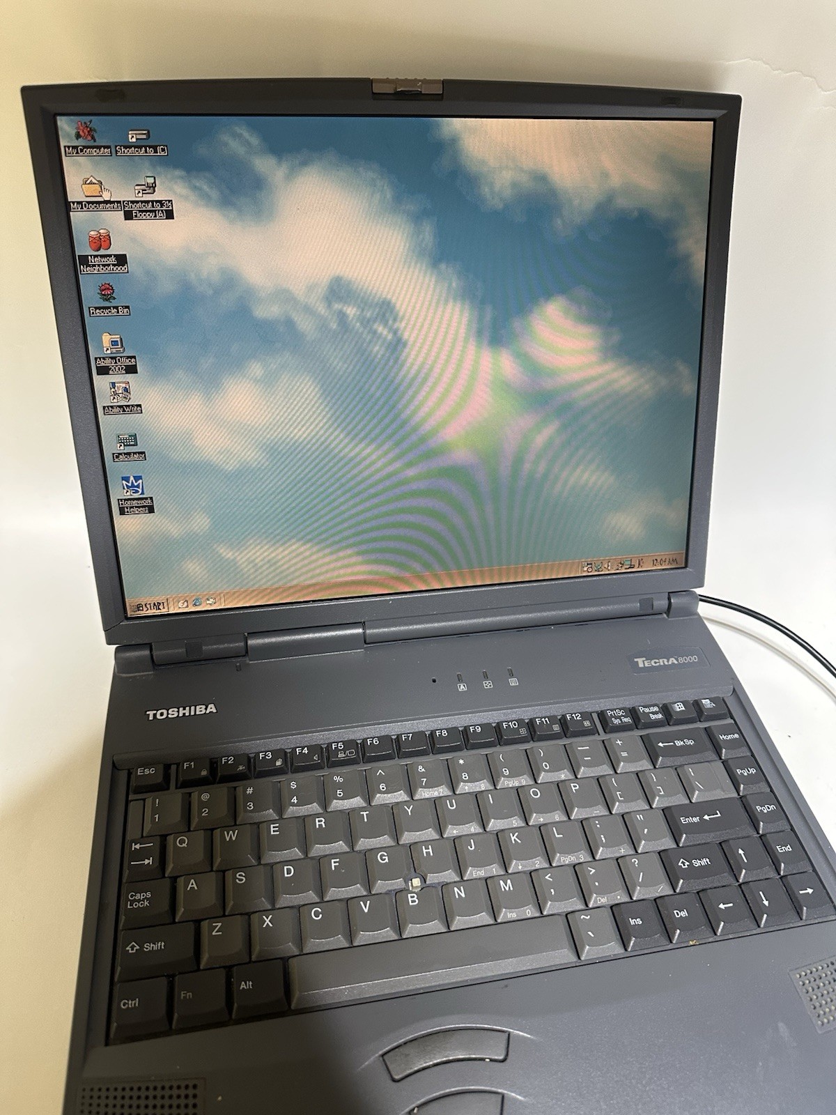 Vintage Toshiba Tecra 8000 PII 14.1″ 8GB Laptop Notebook Computer Windows 98