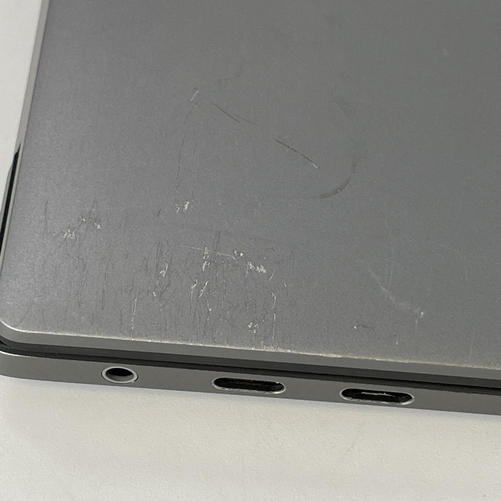 Dell Precision 5480 14 FHD+ 2.5 GHz i7-13800H 32GB 512GB SSD RTX 2000 Ada Good