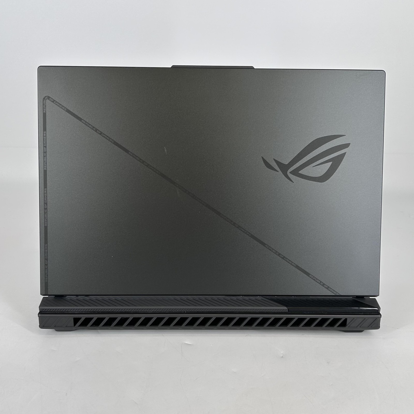 Asus ROG Strix G16 G614 165Hz FHD+ 2.2 GHz i9-13980HX 16GB 1TB SSD RTX 4060