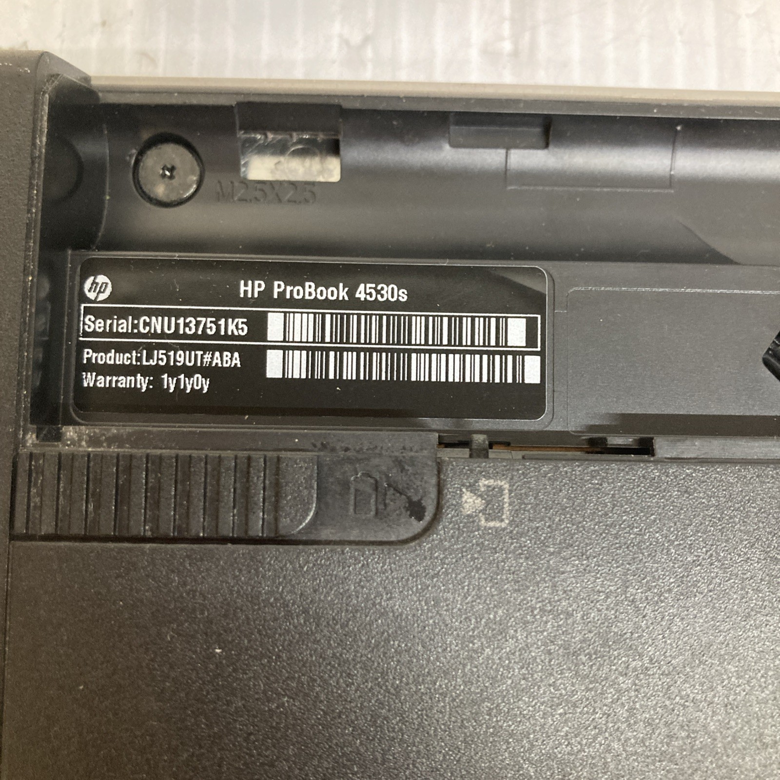HP ProBook 4530s Intel Core i3-2310M 2.10GHz no RAM NO HDD boot to BIOS