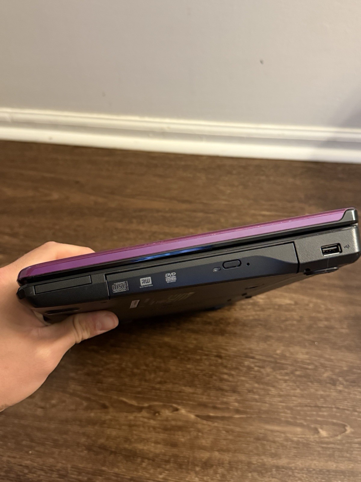 Dell Inspiron 1545 15.6” Core 2 Duo T6500 4GB RAM 320GB HDD Windows 7 W/ Charger