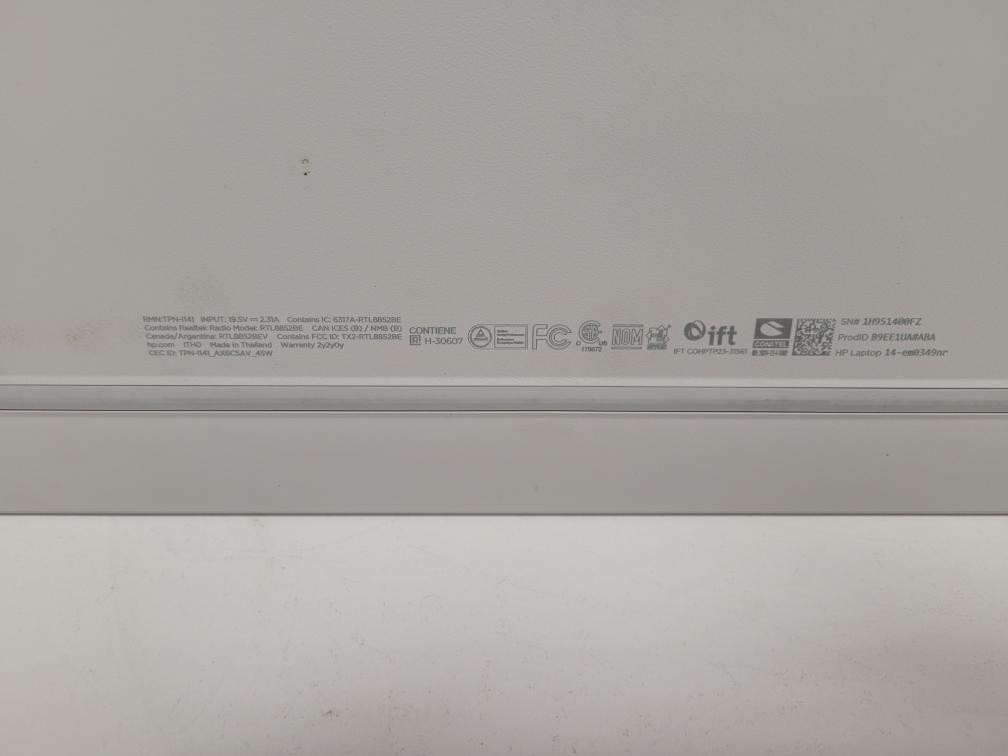 Windows 11, Amd Ryzen 3, 8 (CPU)@2.4ghz, 4gb ram and 256 SSD. Inclu (P04024390)
