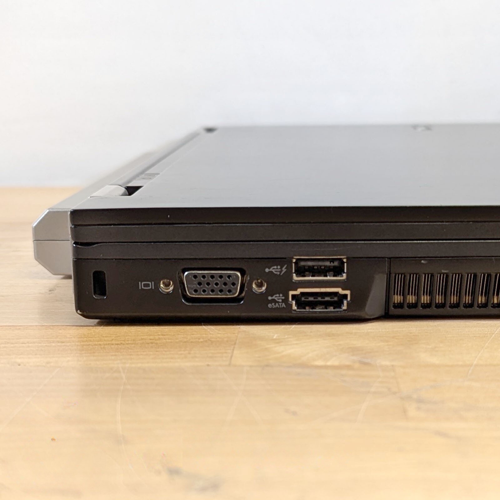 Dell Latitude E6400 Intel Core 2 Duo P8700 2.53GHz 2GB RAM (No Drive)