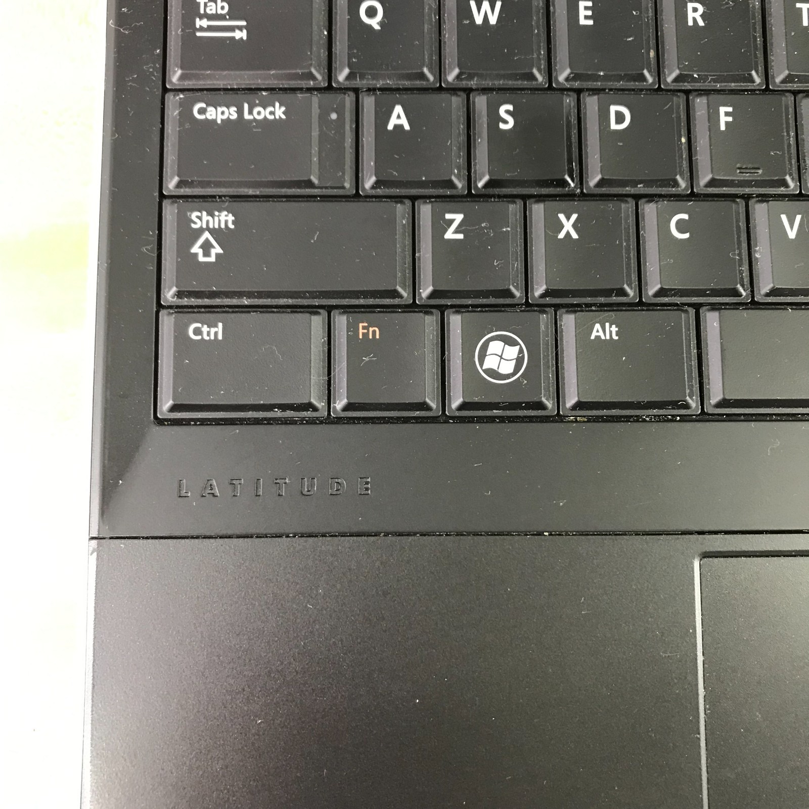 Dell Latitude 15.6″ Retro Gaming Laptop i3-2310M 2.10GHz 2GB RAM (Windows 7 Pro)