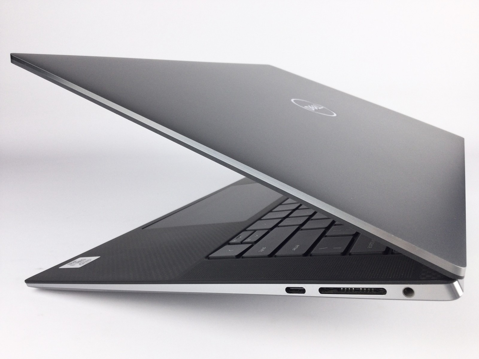 Dell Precision 5550 15.6″ i7-10850H 2.70GHz 32GB 1TB T1000 Win 11 No AC