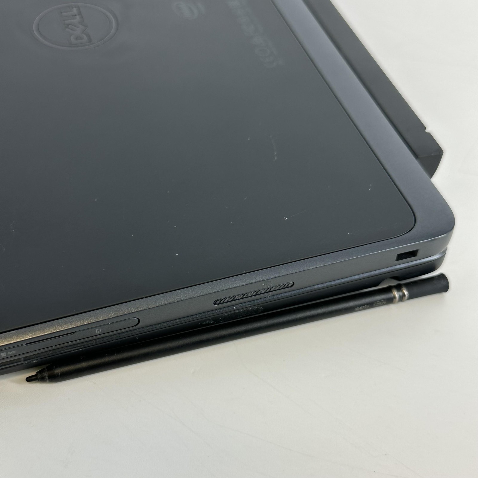 Dell Venue 10 Pro 5056 TOUCH Atom x5-Z8500 1.44GHz 4GB 128GB – CRACKED SCREEN