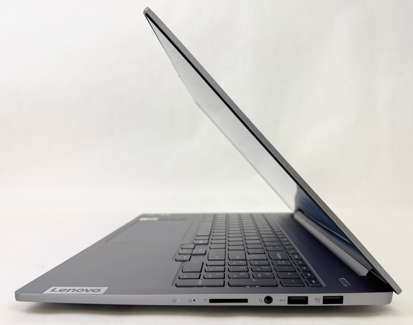 Lenovo IdeaPad Pro 5i 16″ 2048×1280 OLED Touch Ultra 9 185H 32GB 1TB 4050