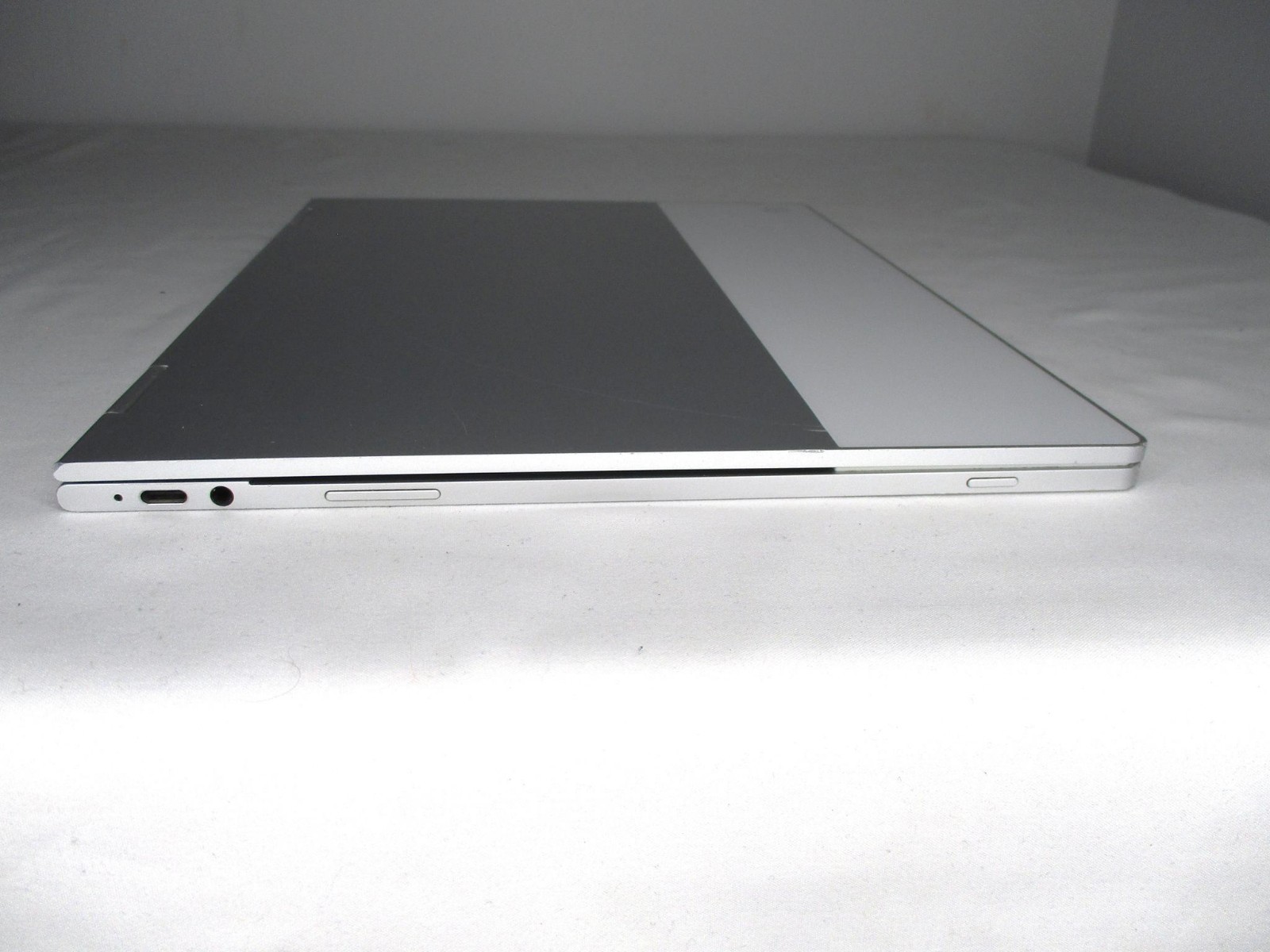 Google Pixelbook C0A Chrome 12.3″ TouchScreen i7-7Y75 1.3Ghz 16GB 512GB – READ