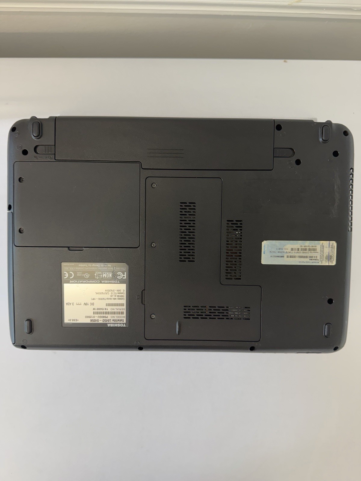 Toshiba Satellite L645D-54056 Laptop – Good Screen – CPU Unknown – Read Des