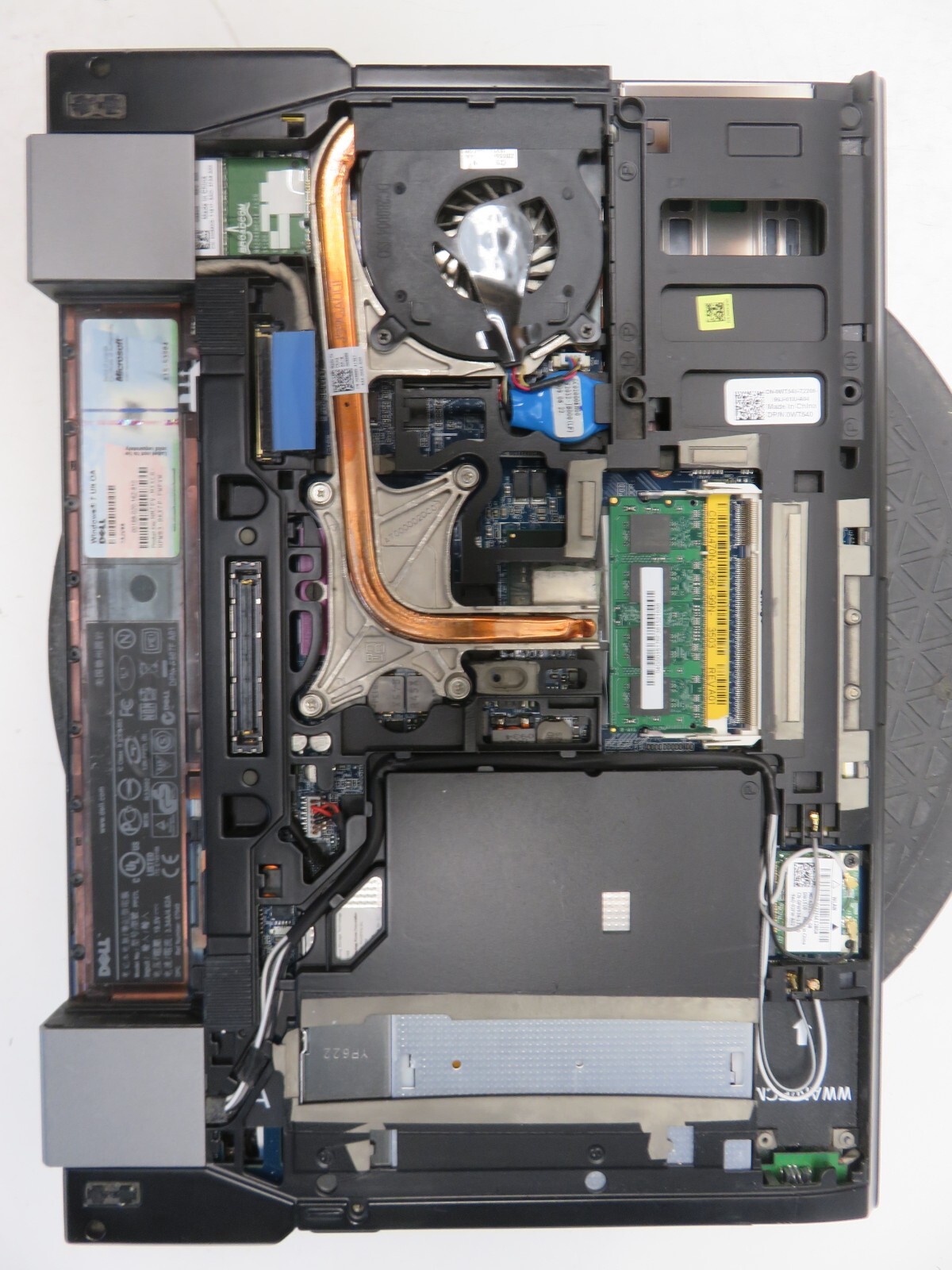 Dell Latitude E6400 Intel Core 2 Duo 2.53GHz 1 GB NO HDD No Batt