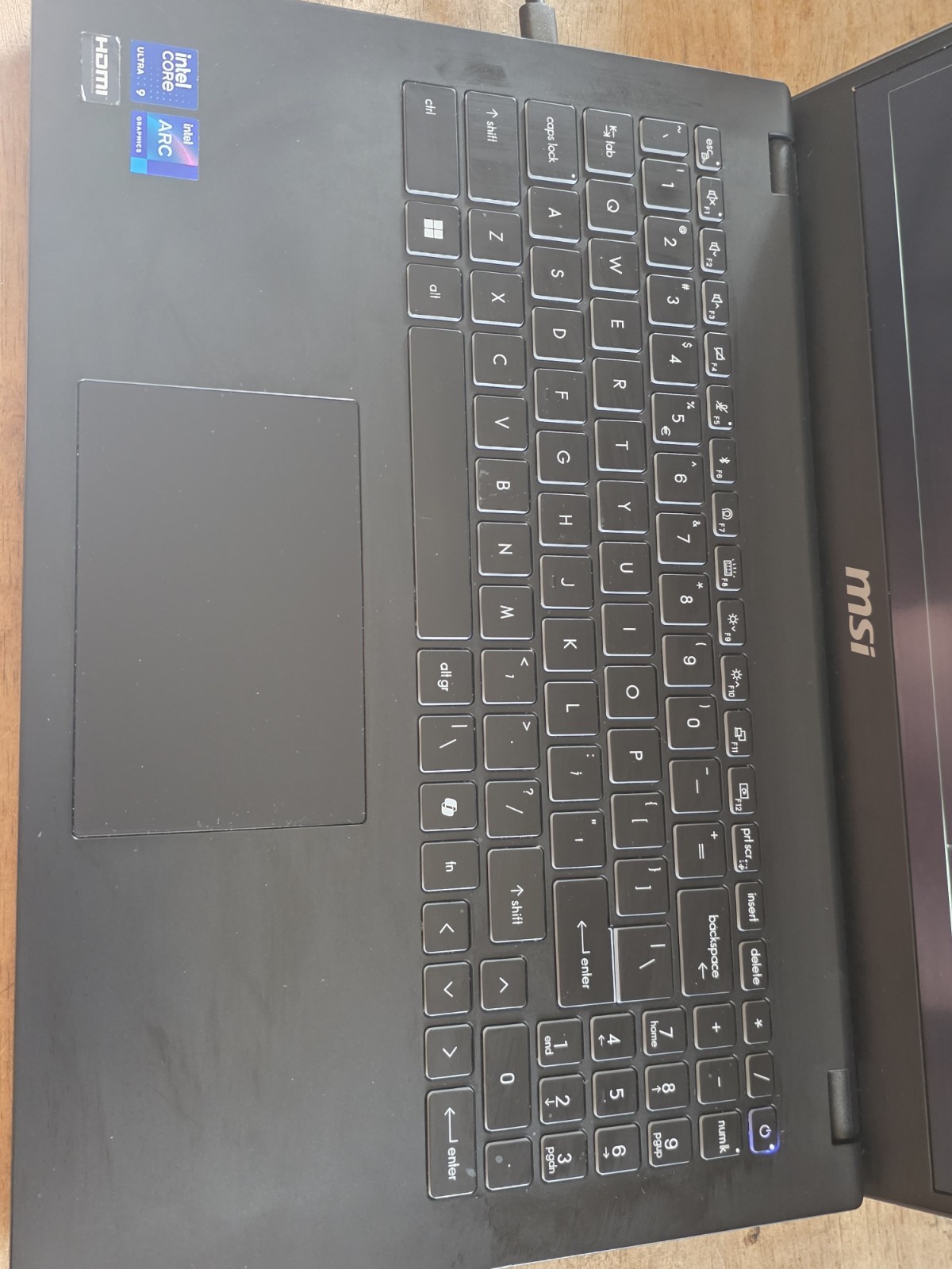 MSI Modern 15 H AI C1MTG 15.6″ Intel Core Ultra 9 185H 32GB RAM 1TB SSD Good