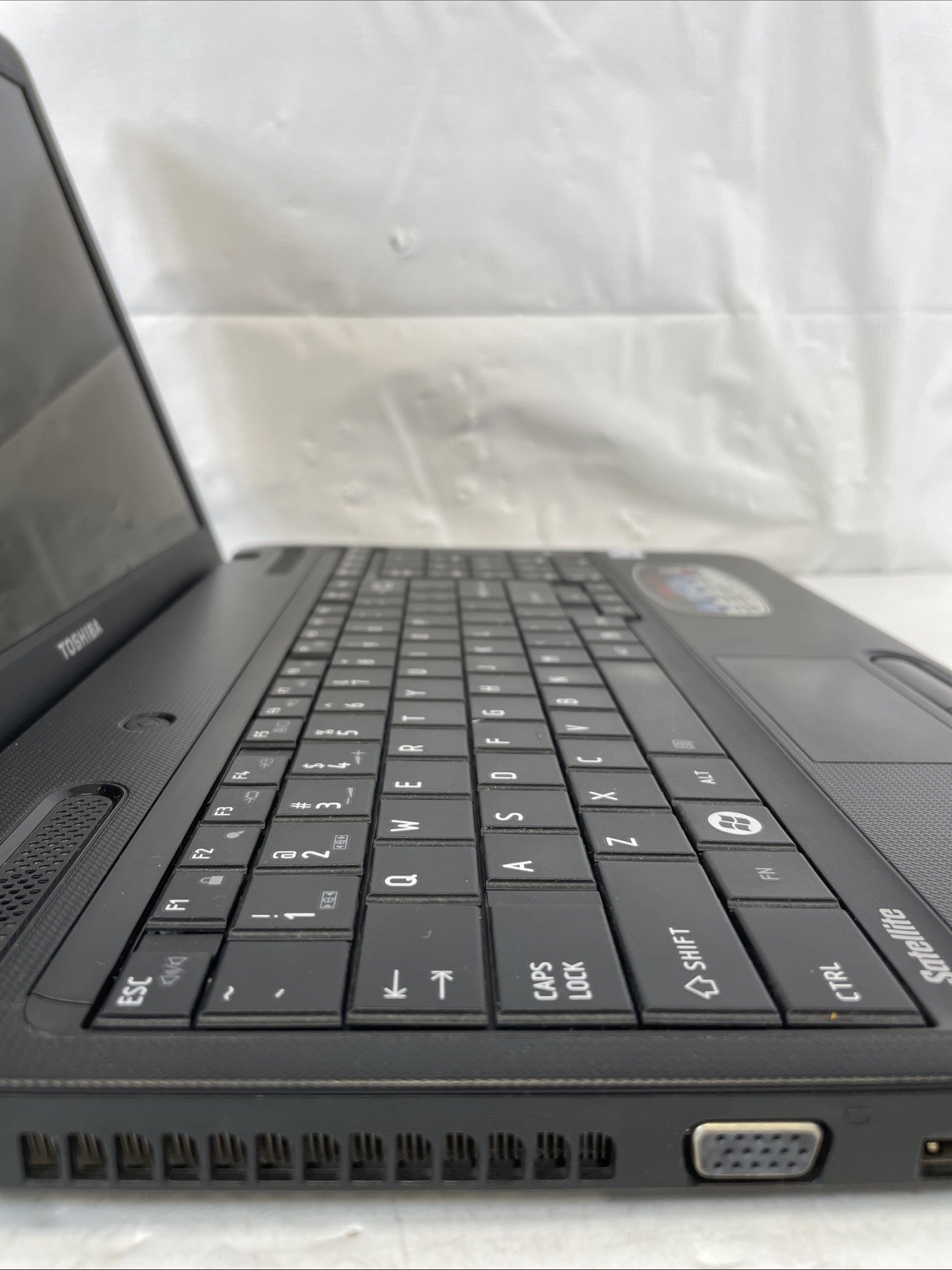 Toshiba Satellite C655-S5082 Intel Celeron 900 2.00GHz 4GB RAM 250GB HDD Win10