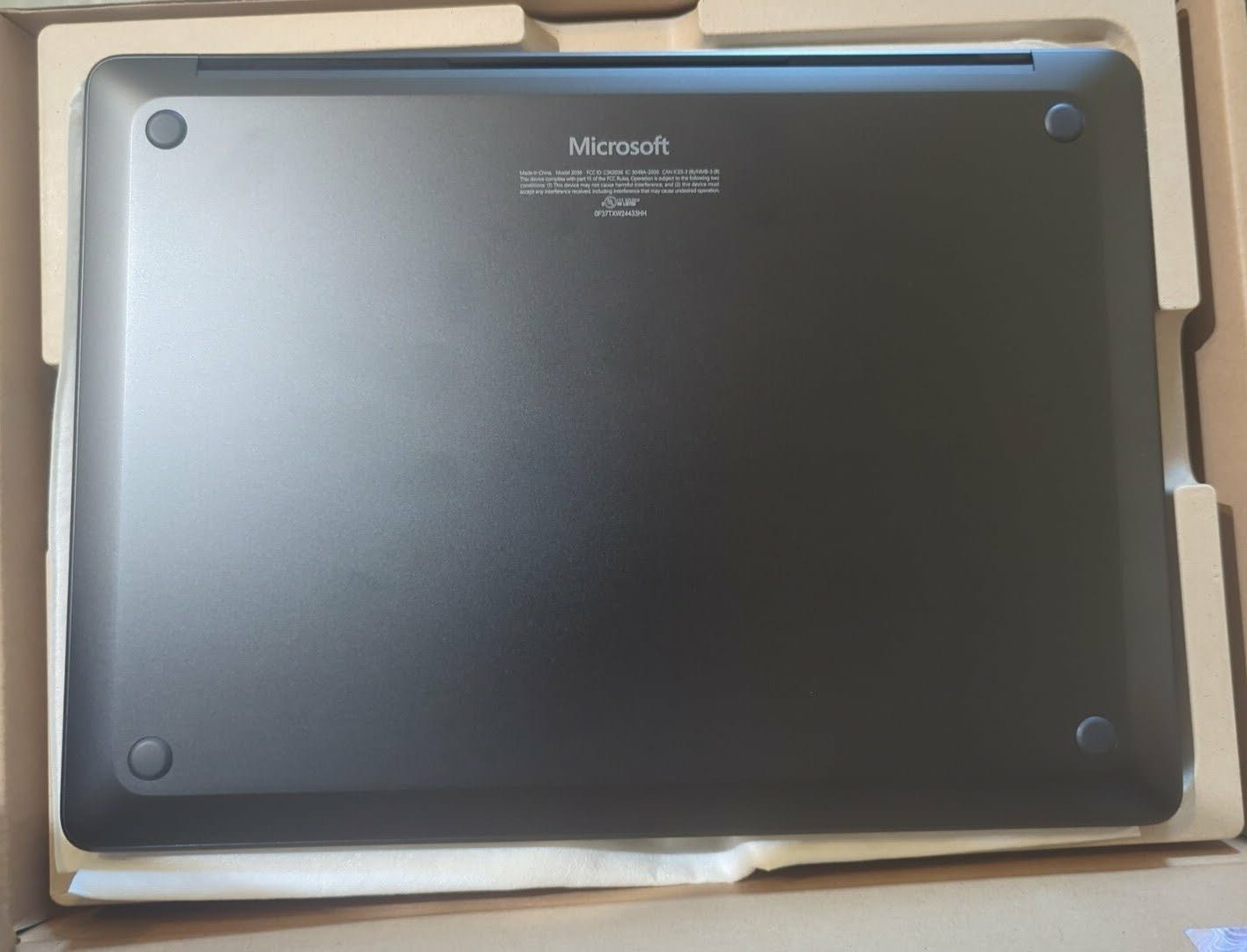 Microsoft Surface Laptop 7 13.8″ Touchscreen Copilot+ PC Notebook – Qualcomm Sna