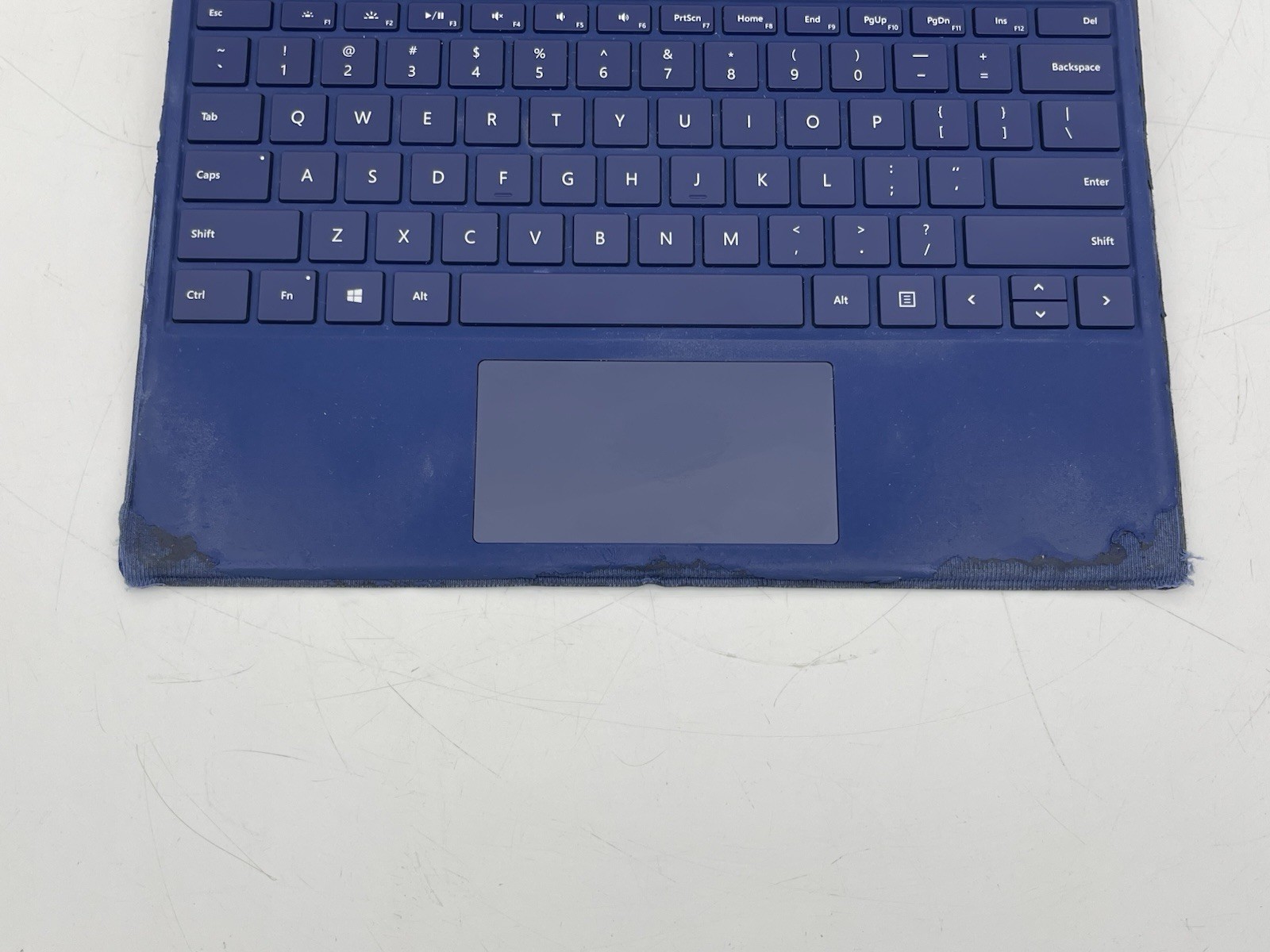 Microsoft Surface Pro 6 1796 12.3″ PC w/ i5-8250U 1.6GHz CPU 128GB SSD 8GB RAM