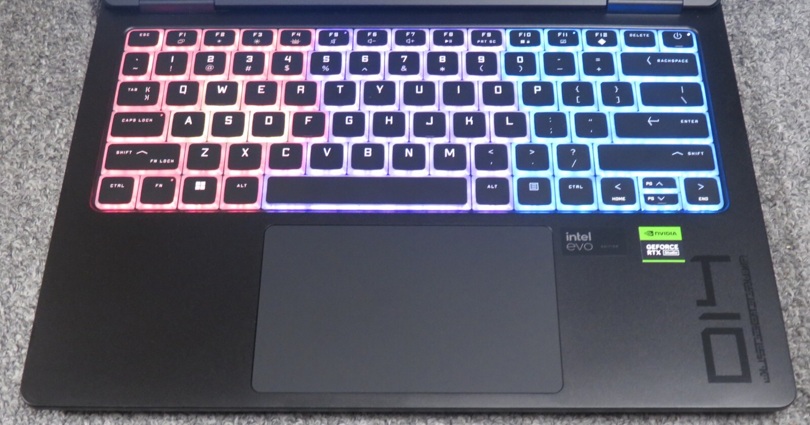 HP OMEN Transcend Gaming Laptop 14.0″OLED Ultra 9-185H RTX 4070 32GB RAM 1TB SSD