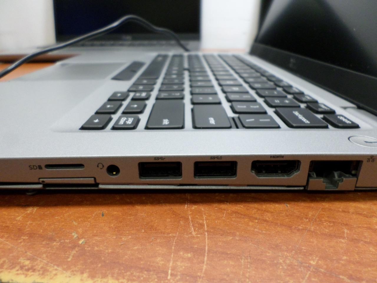 Dell Latitude 5410 14″ Intel i5-10310U WiFi/BT No Memory No SSD Battery Poor (x3