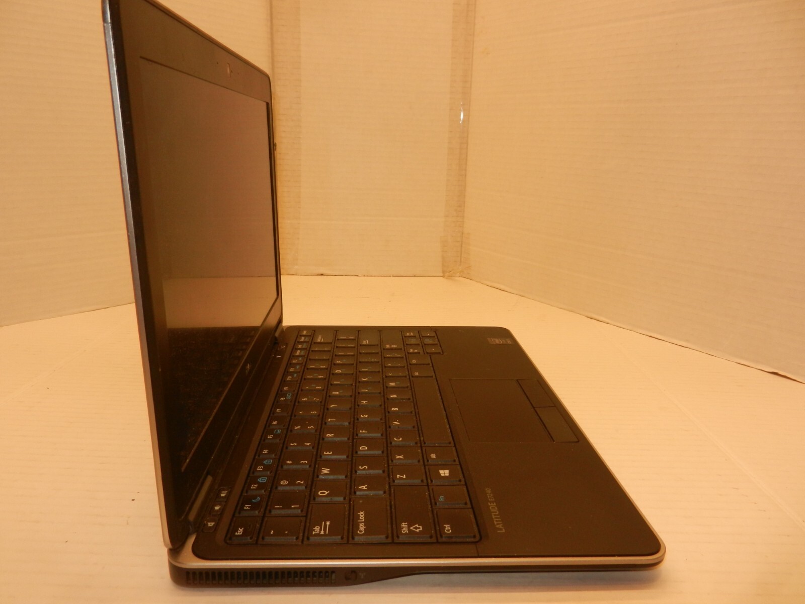 DELL LATITUDE E7240 12″ CORE i7-4600U 8GB RAM 256GB SSD WINDOW 10 (B)