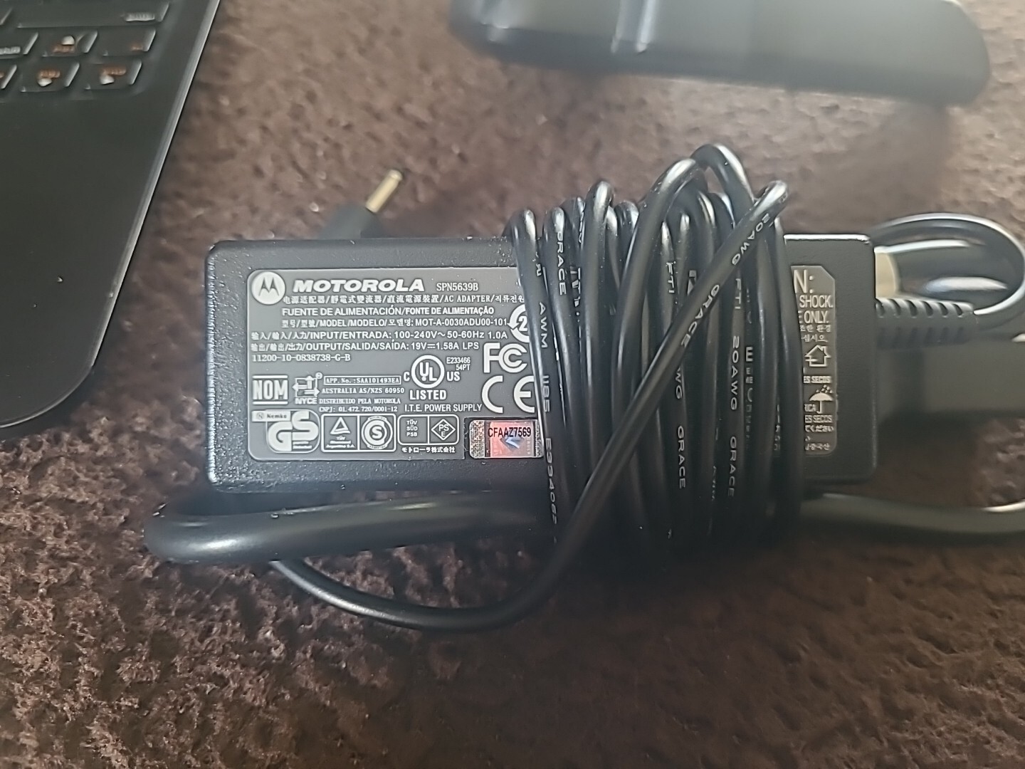 2 MOTOROLA SJYN0881A LAPDOCK Mobile Phone Dock W/charger & Window Charger