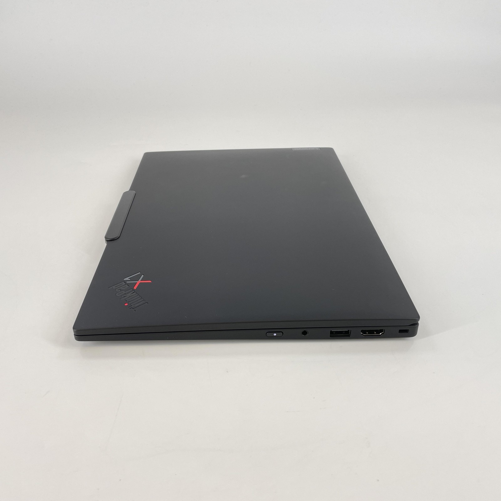 Lenovo ThinkPad X1 Carbon Gen 13 14 FHD+ TOUCH 2.0 GHz Ultra 7 255U 32GB 1TB SSD