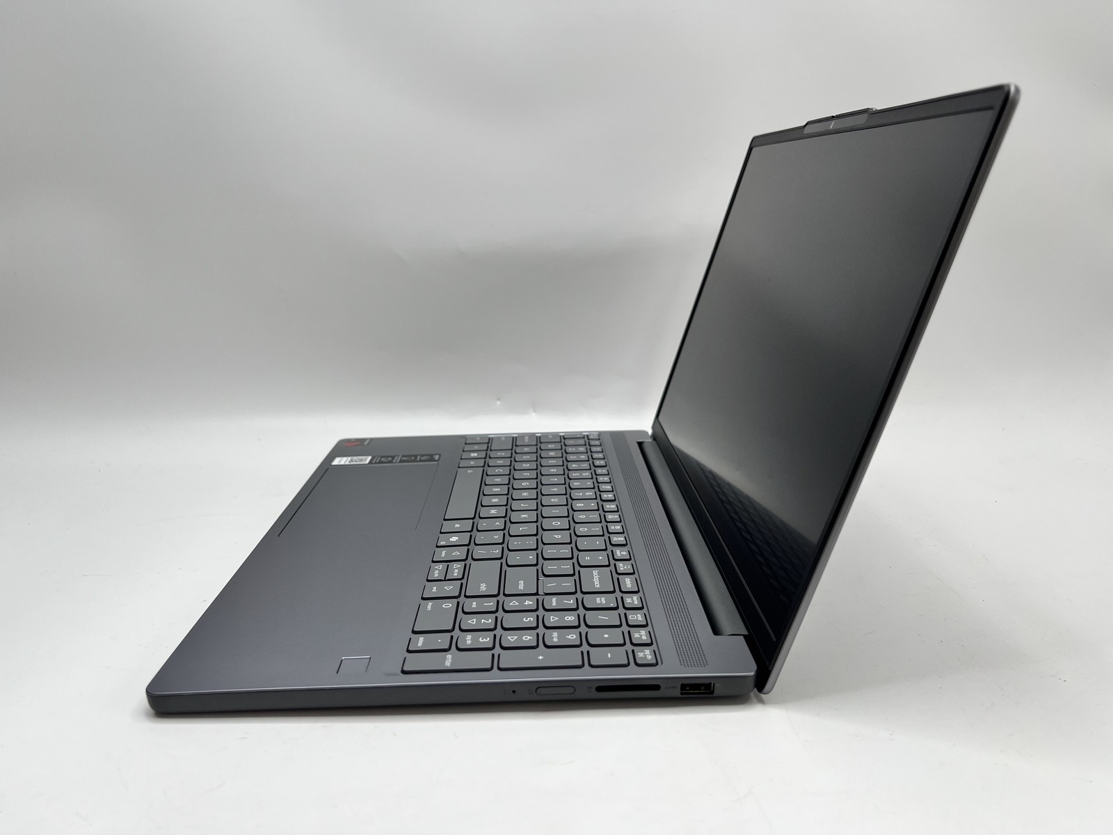 Lenovo Ideapad Slim 3x 15.3″ WUXGA Touch Snapdragon X 16GB 1TB SSD W11H Wrty