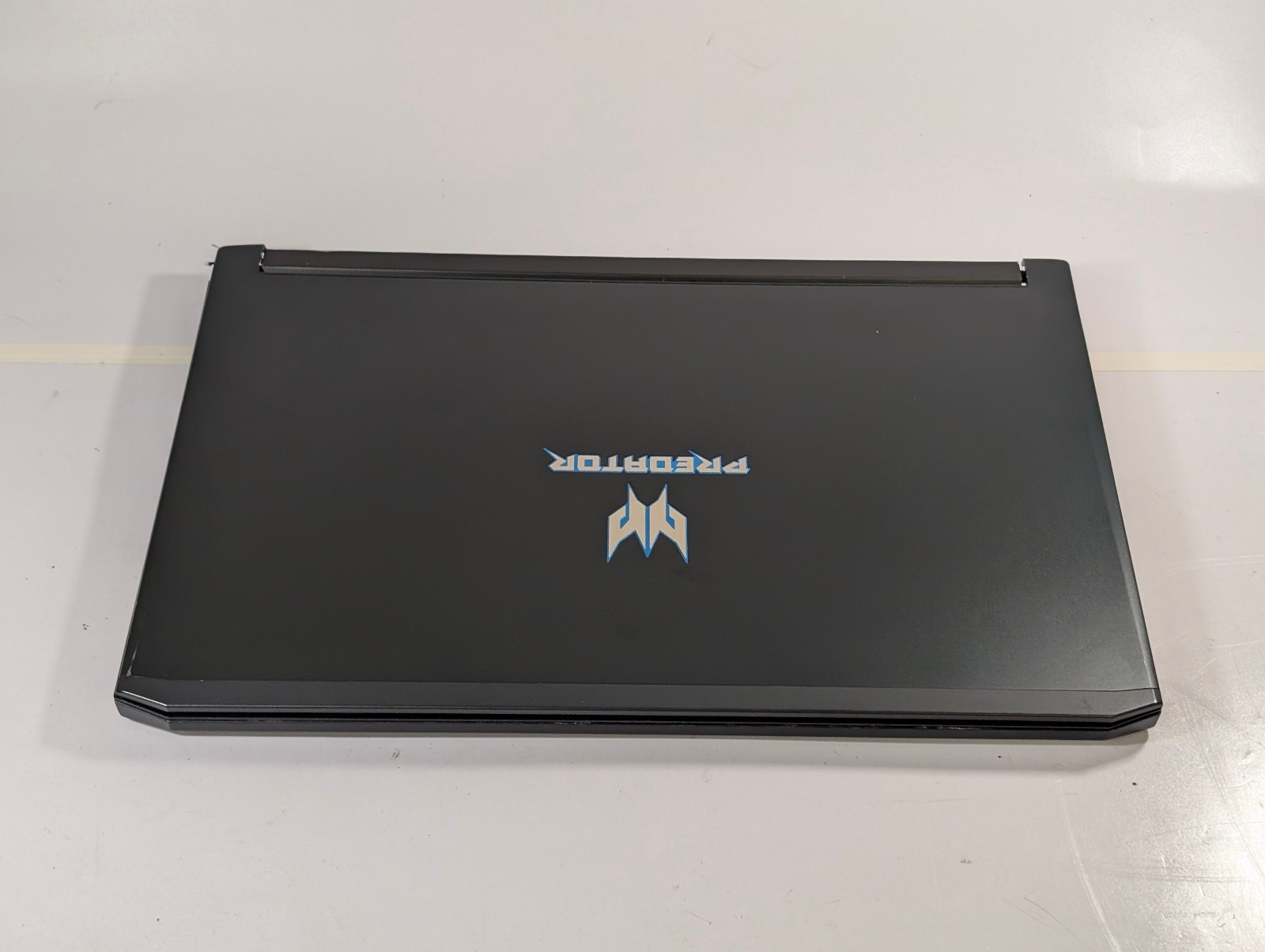 Acer Predator Triton 700 PT715-51 i7-7700HQ NO RAM NO HDD NO SSD NO OS; for part