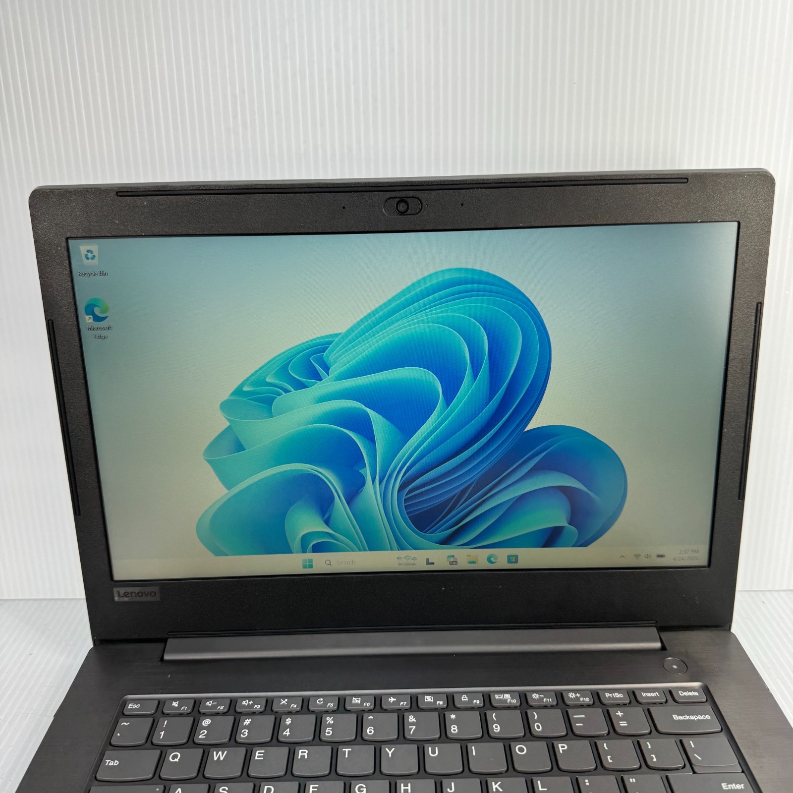 Lenovo V330-14ARR Ryzen 5 14″ Windows 11 Pro Laptop 128GB SSD 12GB *WEAR*