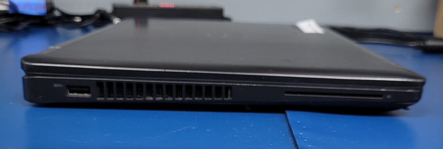 Dell Latitude E5470/Intel i7-6820U /4 GB RAM /120 GB SSD /Windows 11 + Chrger