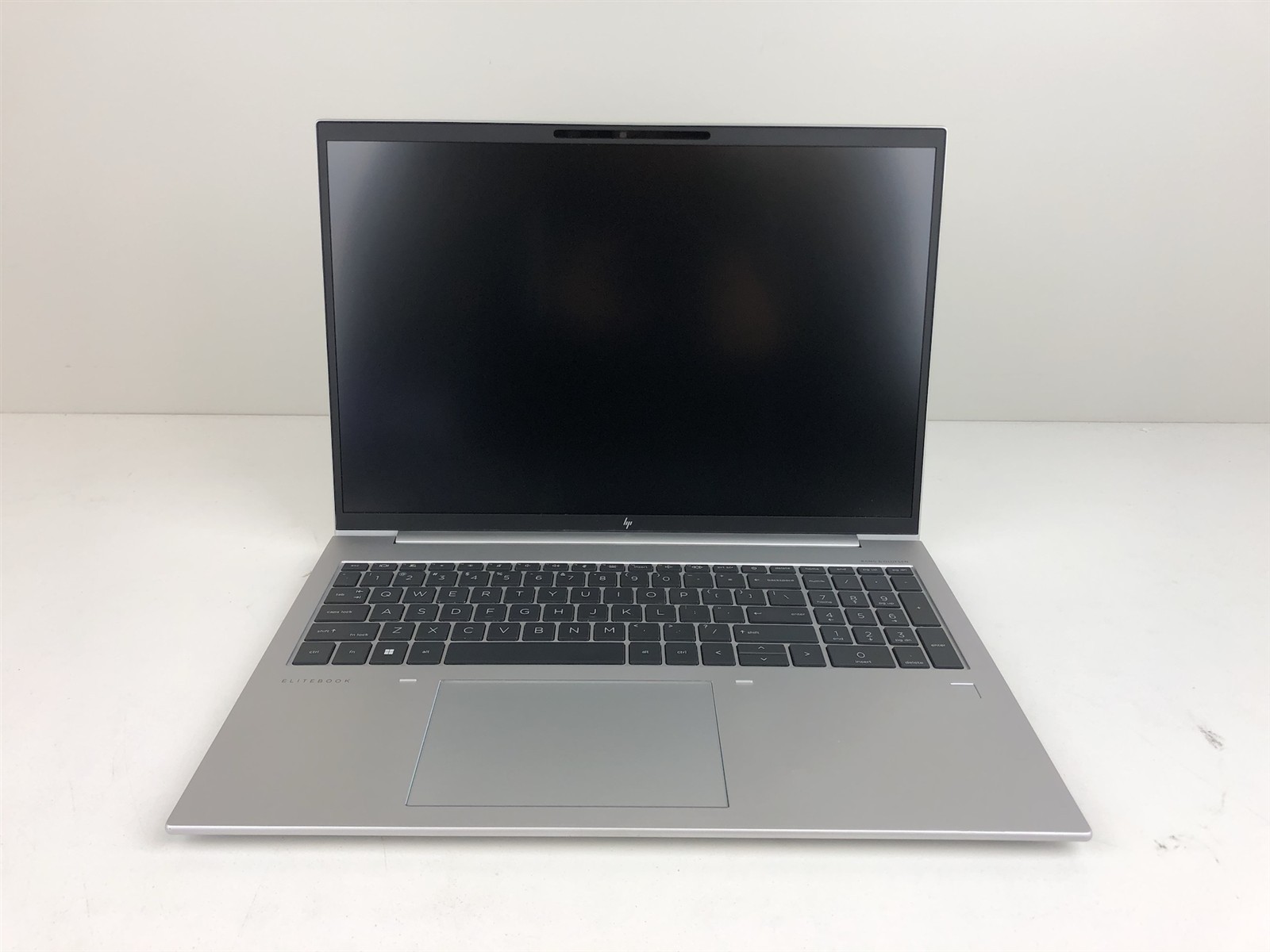 HP EliteBook 865 G10: AMD Ryzen 7 PRO 7840U 3.3GHz – 32GB – 512GB