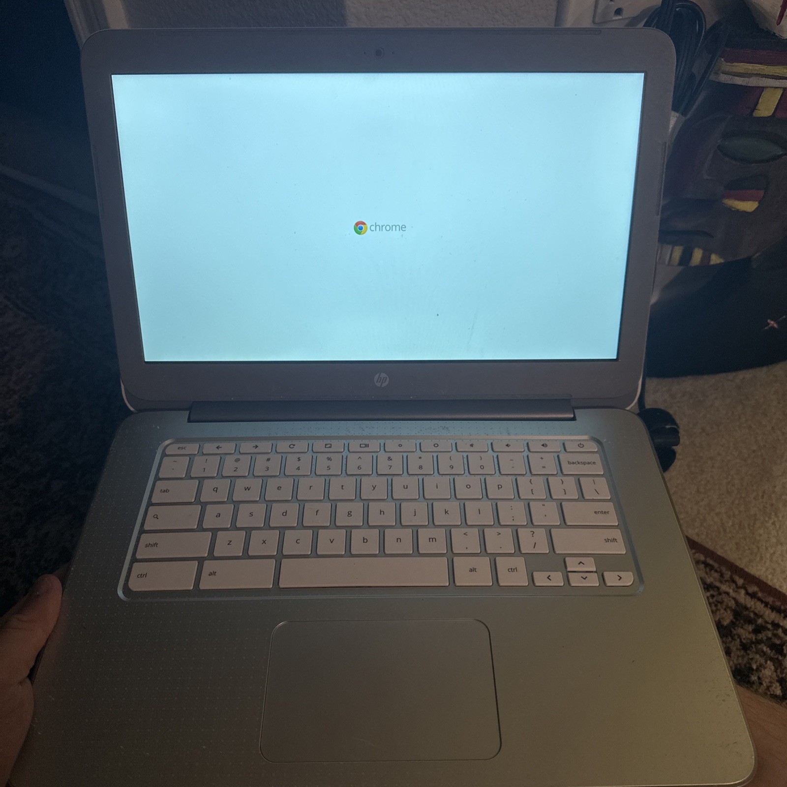 HP Chromebook 14 Turns On Comes With Charger