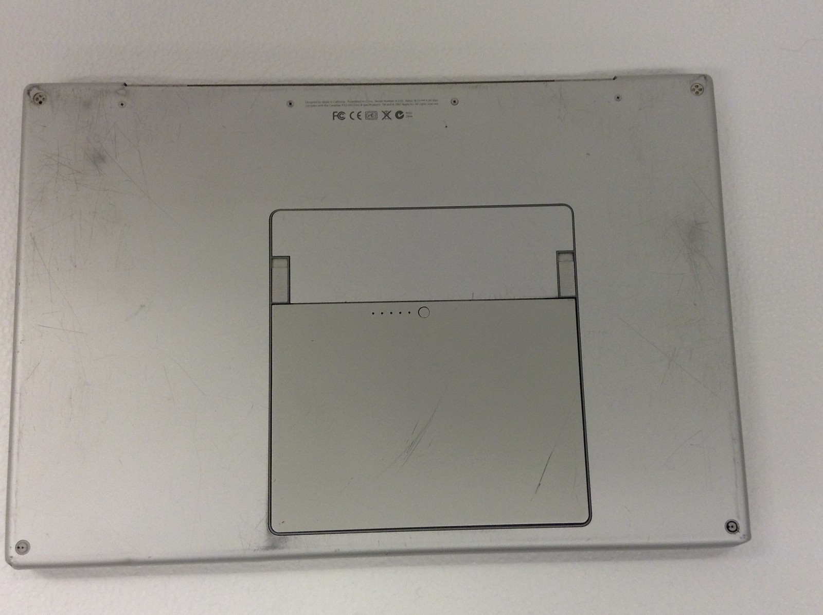 Apple MacBook Pro A1229 17″ Laptop Core 2 Duo 2.4GHz 4GB AC Power Adapter AS-IS