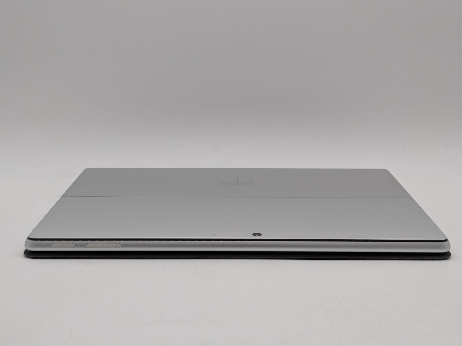 Microsoft Surface Pro 10 2-in-1 13″ ULTRA 5 135U 256GB SSD 8GB W11P 120Hz