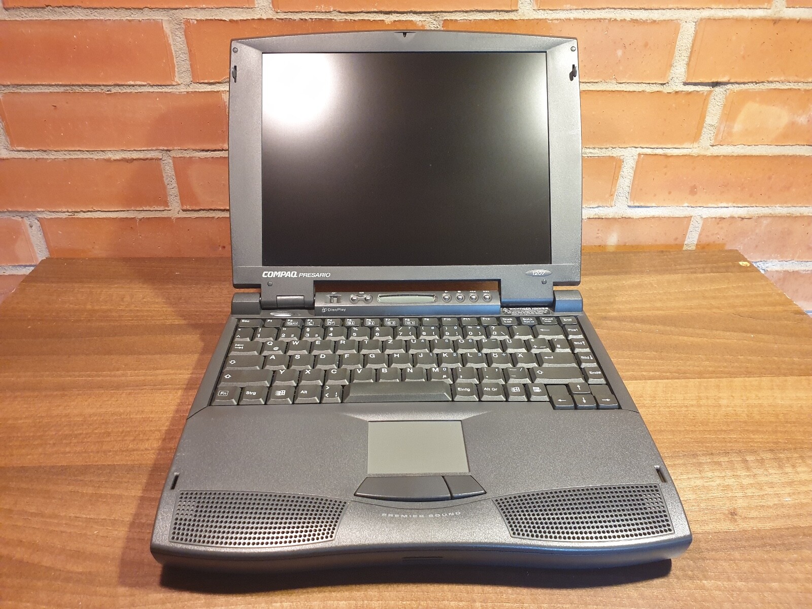 Compaq Presario 1207 – Rare Vintage Laptop Fully Functional