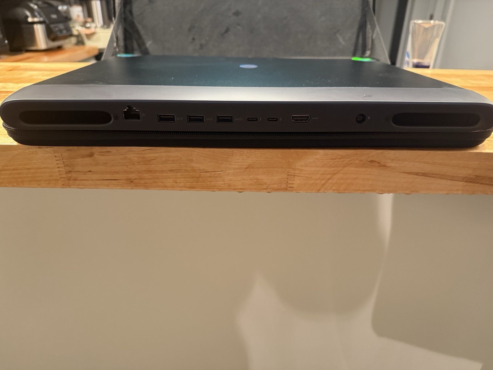 ALIENWARE AREA 51 18 Inch Screen Gaming Pc 64 GB Nvidia 2 Tb Storage Rtx5090