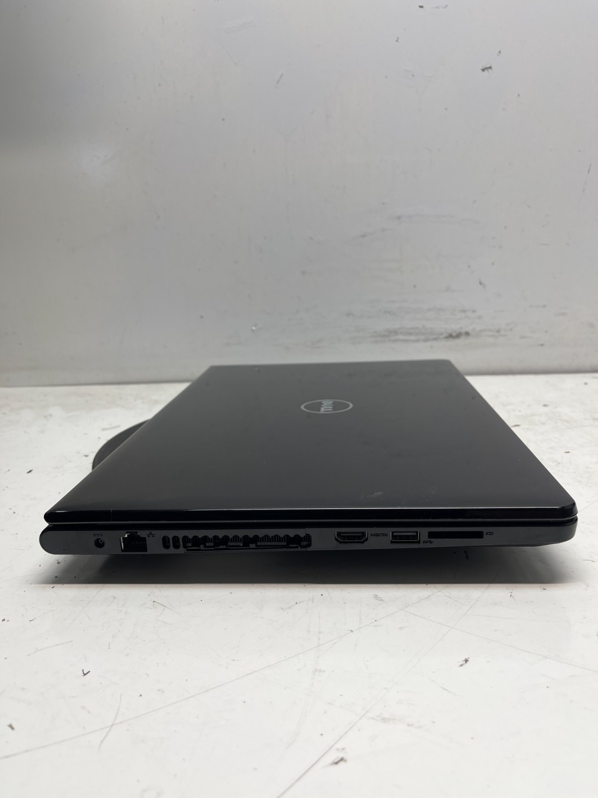 Dell Inspiron 5555 AMD A8-7410 AMD Radeon R5 2.2GHz 6GB NO HDD
