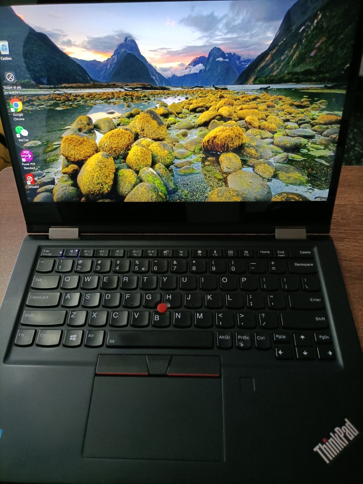 Lenovo Yoga X390 13.3″ Touchscreen i7-8665U 16GB RAM 256GB SSD WIN11+++ Notebook