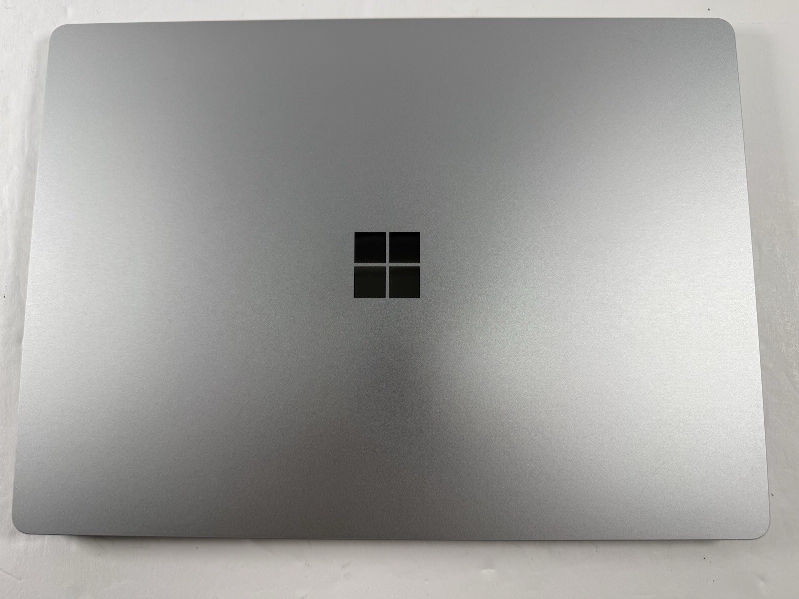 Microsoft Surface Laptop 5 13.5” 1950 Intel Core i7-1265U 16GB RAM 512GB NVME