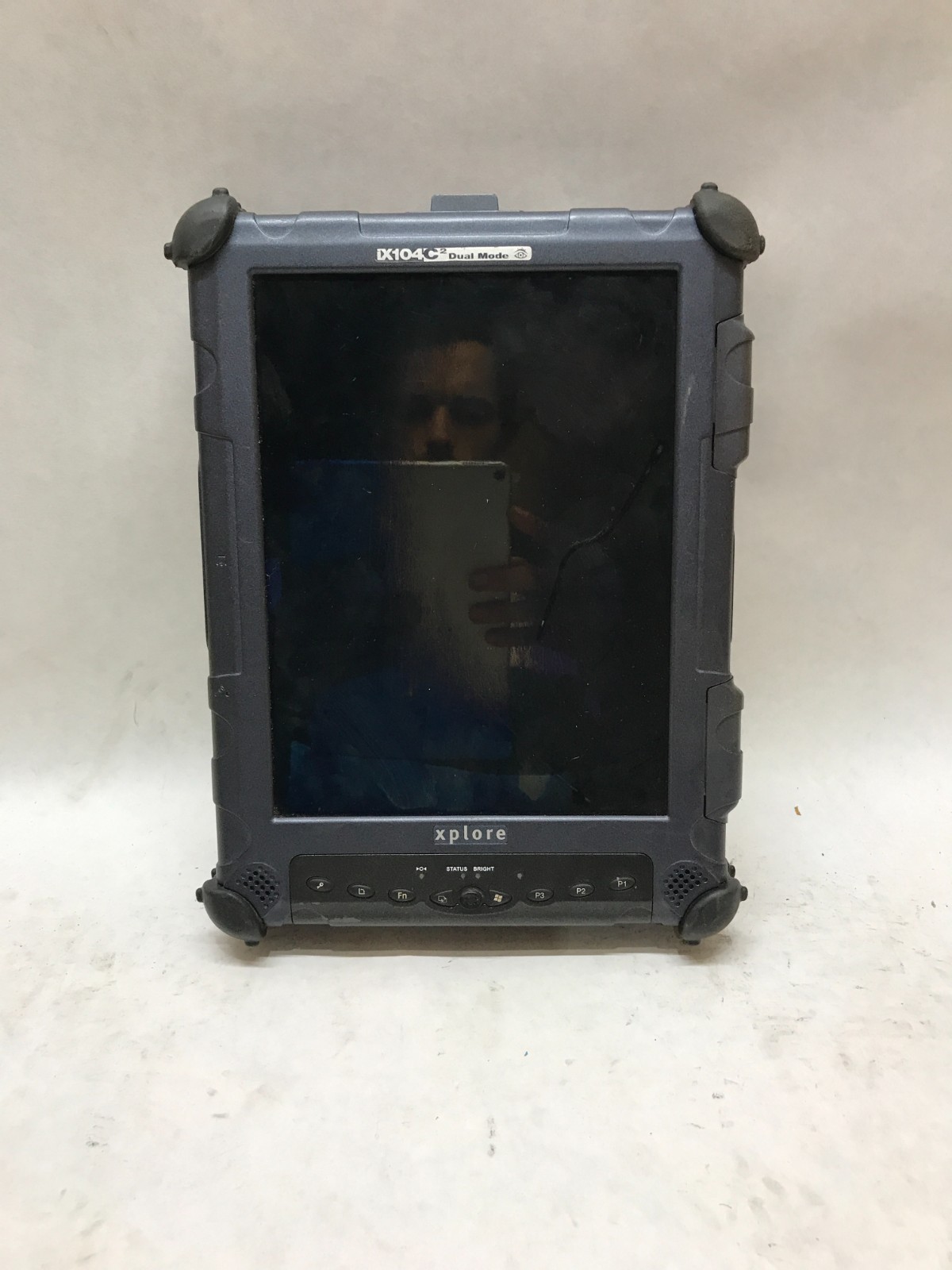 Xplore iX104 Tablet 10″ Intel Pentium NO RAM NO HDD/OS For Parts NO POWER!! – DW